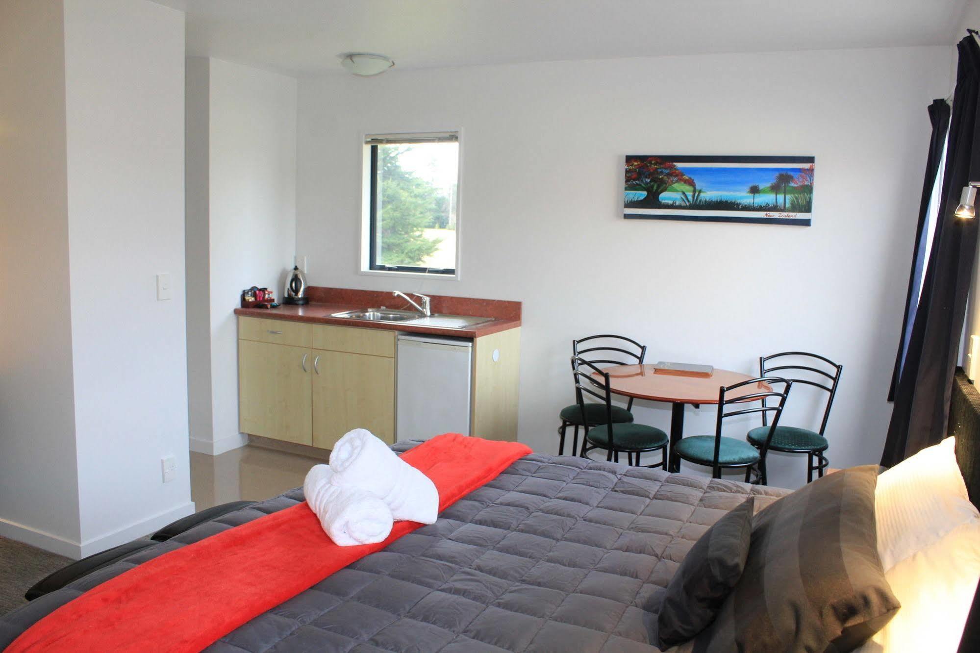 Bella Vista Motel Те-Анау Экстерьер фото