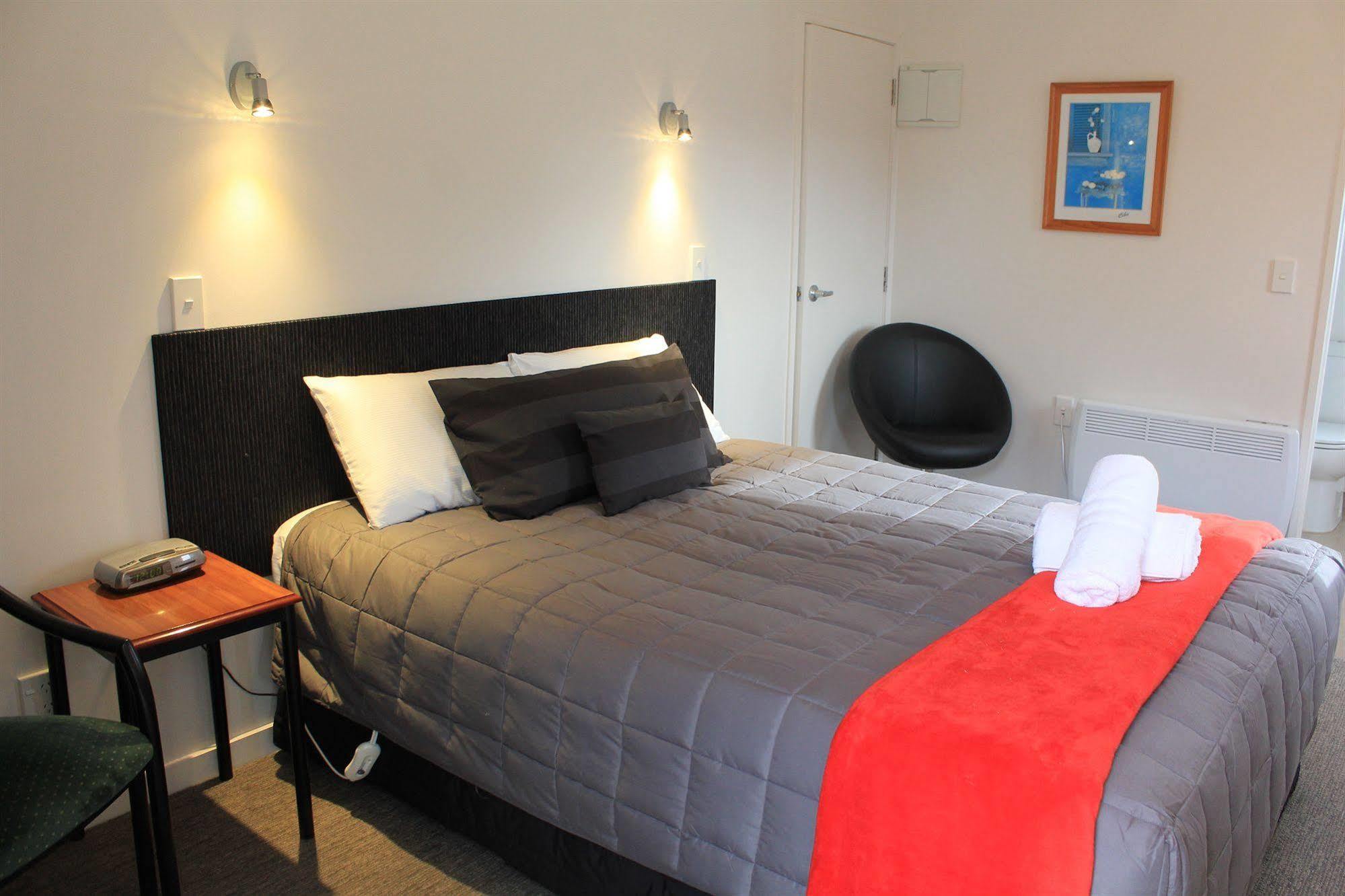 Bella Vista Motel Те-Анау Экстерьер фото