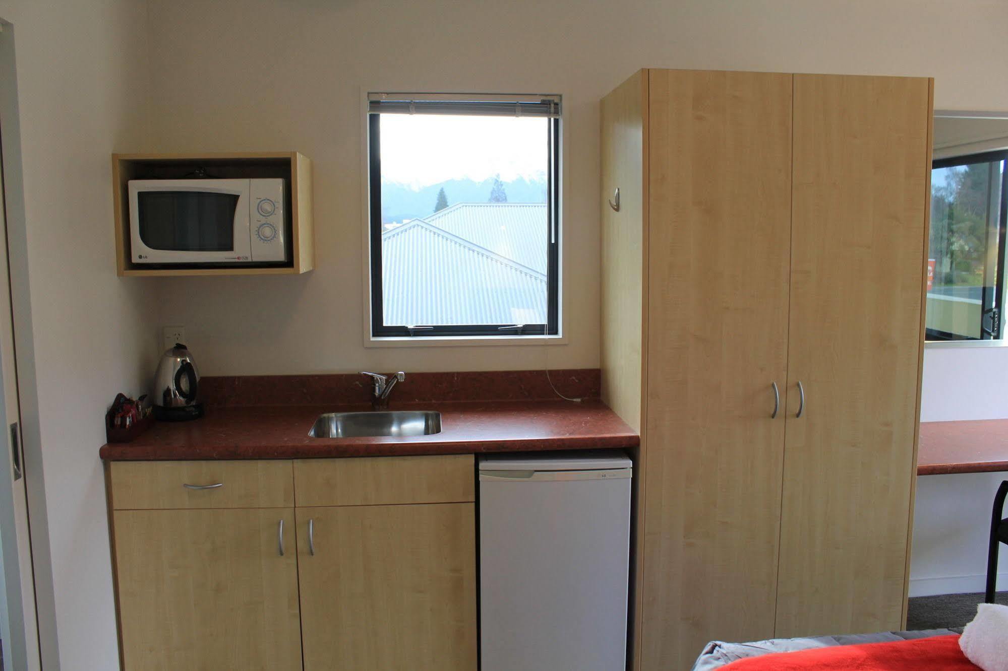 Bella Vista Motel Те-Анау Экстерьер фото
